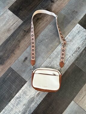 CLUCI Cream Tan Crossbody Bag Boho Embroidered Strap